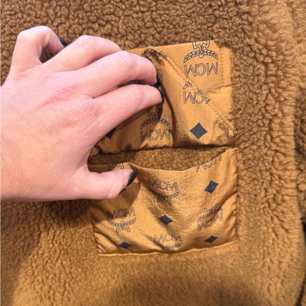 🔥24HR SALE🔥 NWT mcm monogram-pocket fleece sweatshirt - Picture 8 of 9